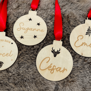 Houten kerstbal met naam