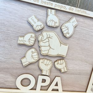Kader met vuisten OPA
